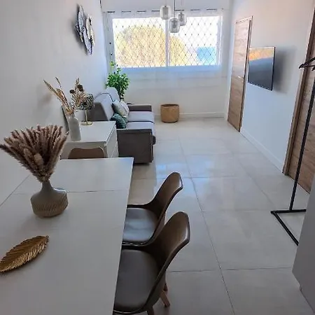 Superb With Sea View, 200m From アパート *
