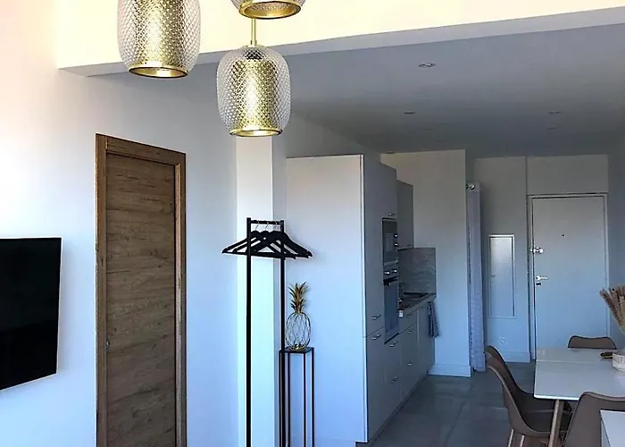 Superb With Sea View, 200m From Daire