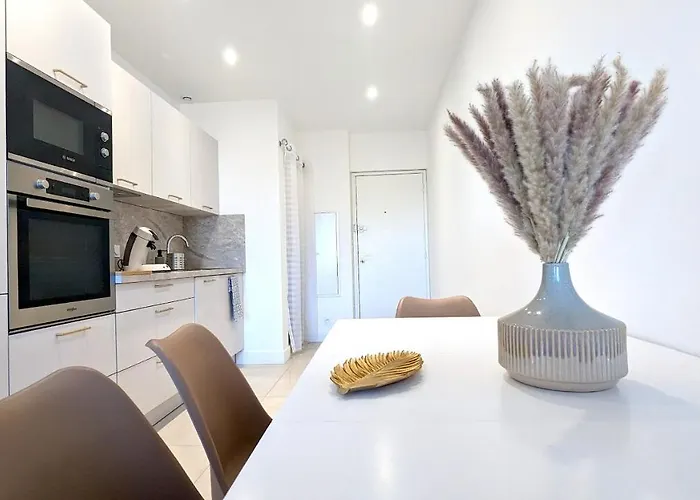 Daire Superb With Sea View, 200m From *