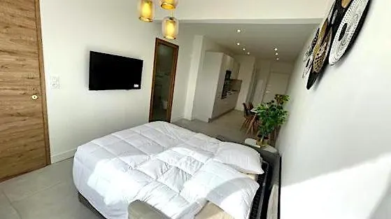 Superb With Sea View, 200m From Daire