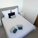 דירה Superb With Sea View, 200m From