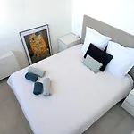 דירה Superb With Sea View, 200m From *