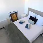 Superb With Sea View, 200m From דירה