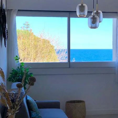 아파트 Superb With Sea View, 200m From