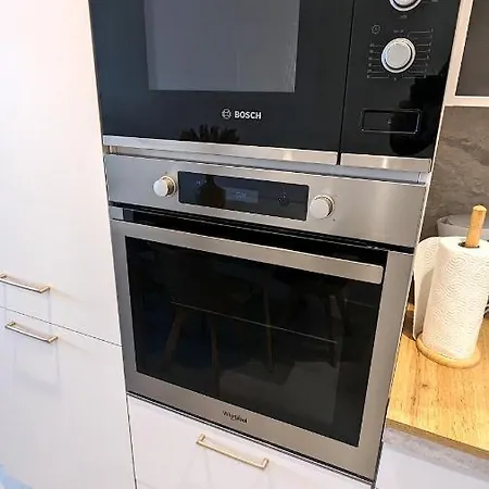 아파트 Superb With Sea View, 200m From *