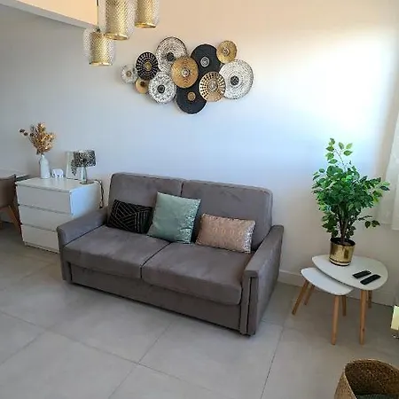 아파트 Superb With Sea View, 200m From San-Martino-di-Lota