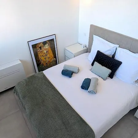 Superb With Sea View, 200m From Apartament