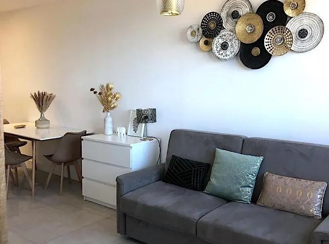 Superb With Sea View, 200m From 公寓