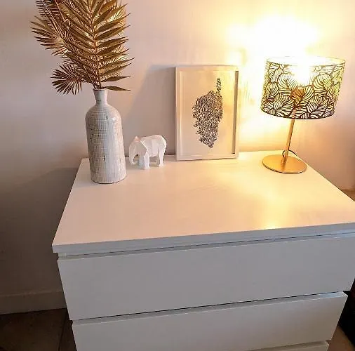 公寓 Superb With Sea View, 200m From *